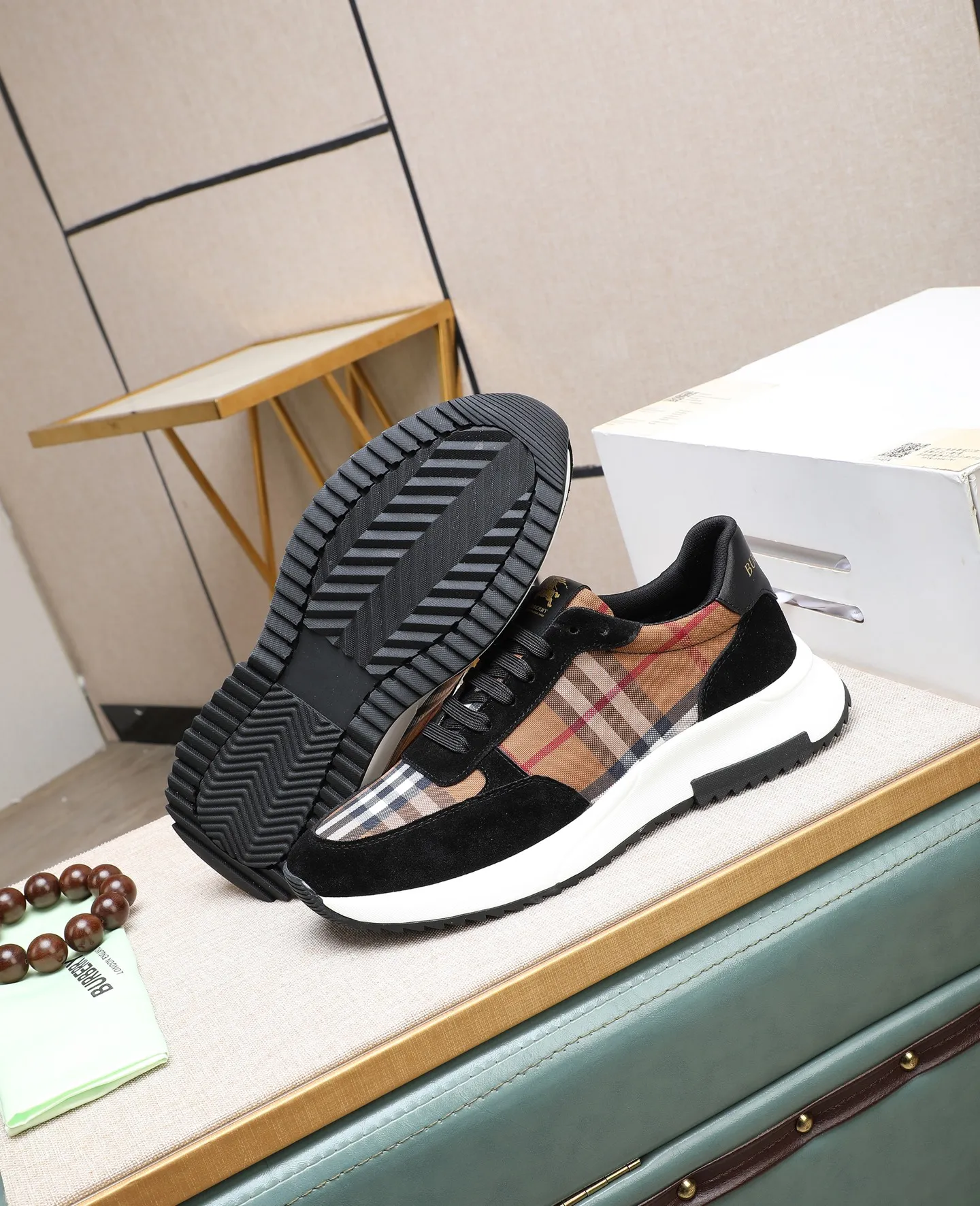 Men's shoes 💰460 ❤️❤️❤️[BURBERRY] Burberry purchasing agent 🔍Men's 🚹New model is synchronized with the official website, the upper is made of imported fabrics, and the lining is genuine leather. Completely 1⃣:1⃣ replica🇮🇹, non-slip and wear-resistant rubber outsole ⚠original factory goods, 🔍🔍high quality, please look at the details, welcome to compare⚠Size: 38-44
